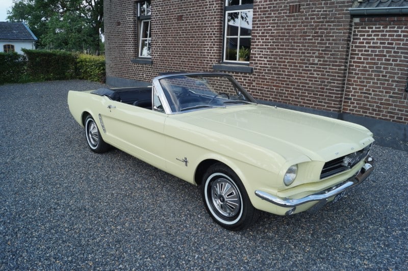 Ford Mustang Cabrio (8)